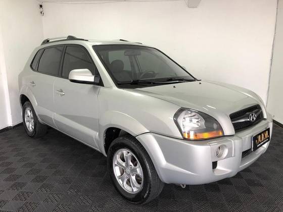 HYUNDAI TUCSON 2.0 MPFI GLS 16V 143CV 2WD GASOLINA 4P AUTOMÁTICO HYUNDAI TUCSON 2.0 MPFI GLS 16V 143CV 2WD GASOLINA 4P AUTOMÁTICO